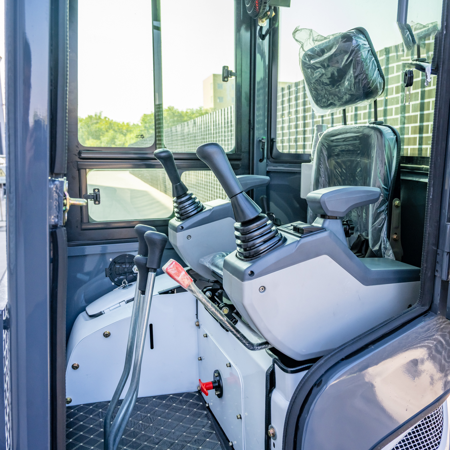 Mini Excavator 1.5Tons Pilot C - Tractor Backhoe 评论和价格